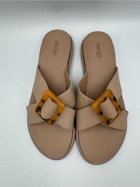 OluKai L'ai Sandals, Women's size 9, Beige Slide Sandals Tortoiseshell buckle